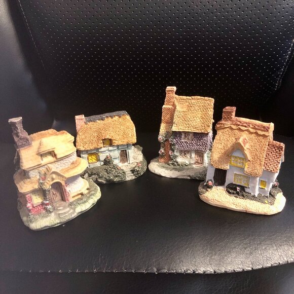 Lot 4 Miniature Thatched Roof Cottage Houses Fairy Garden Village Resin Decor - Picture 1 of 8